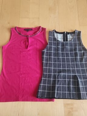 White House Black Market set of 2 XS tops sleeveless extra small peplum keyhole